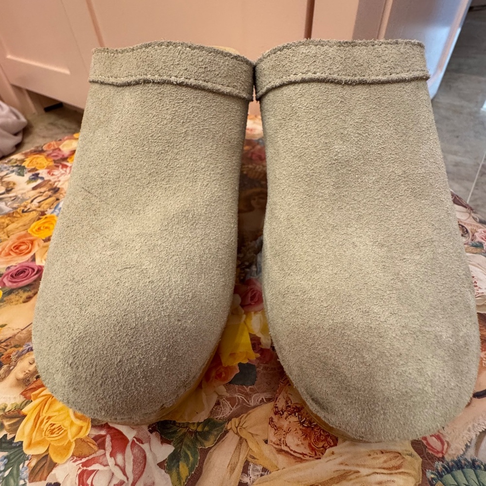 NO. 6 Clogs - Picture 2 of 5